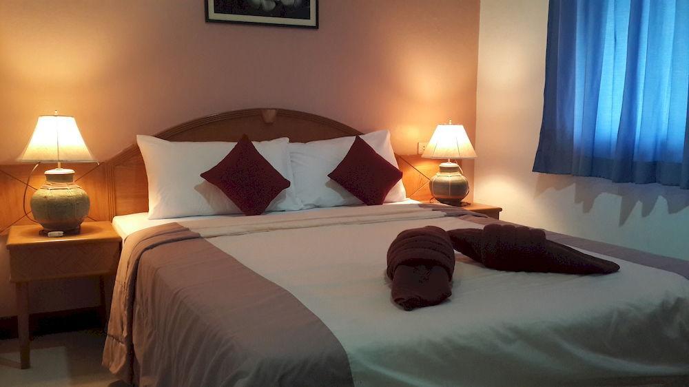 Silla Patong Hostel Екстер'єр фото