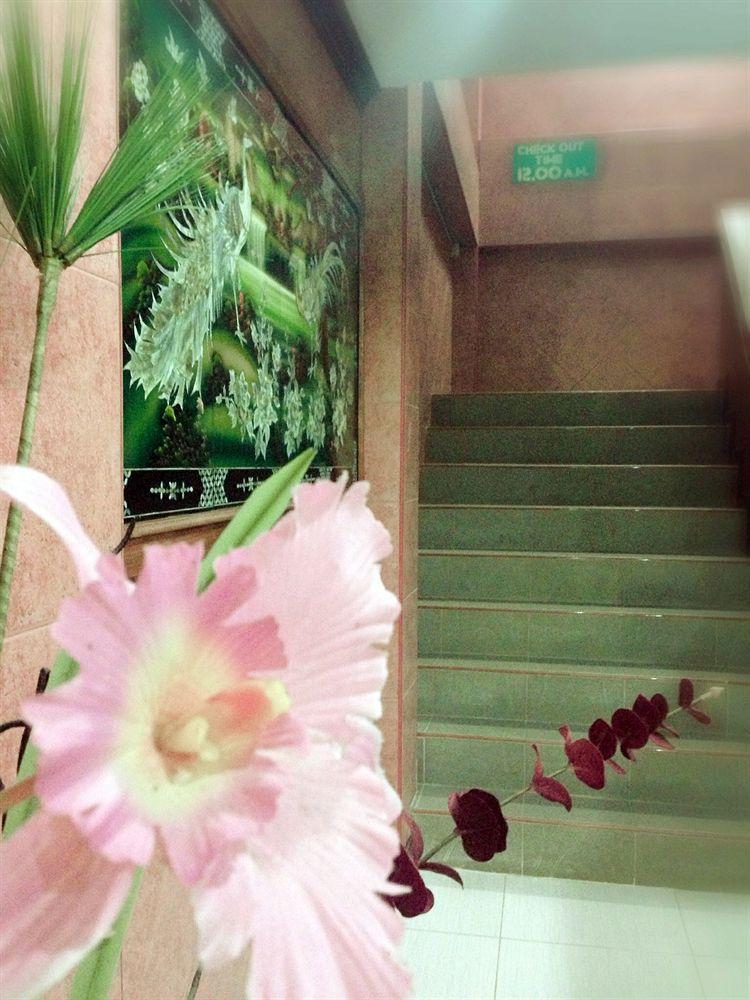 Silla Patong Hostel Екстер'єр фото
