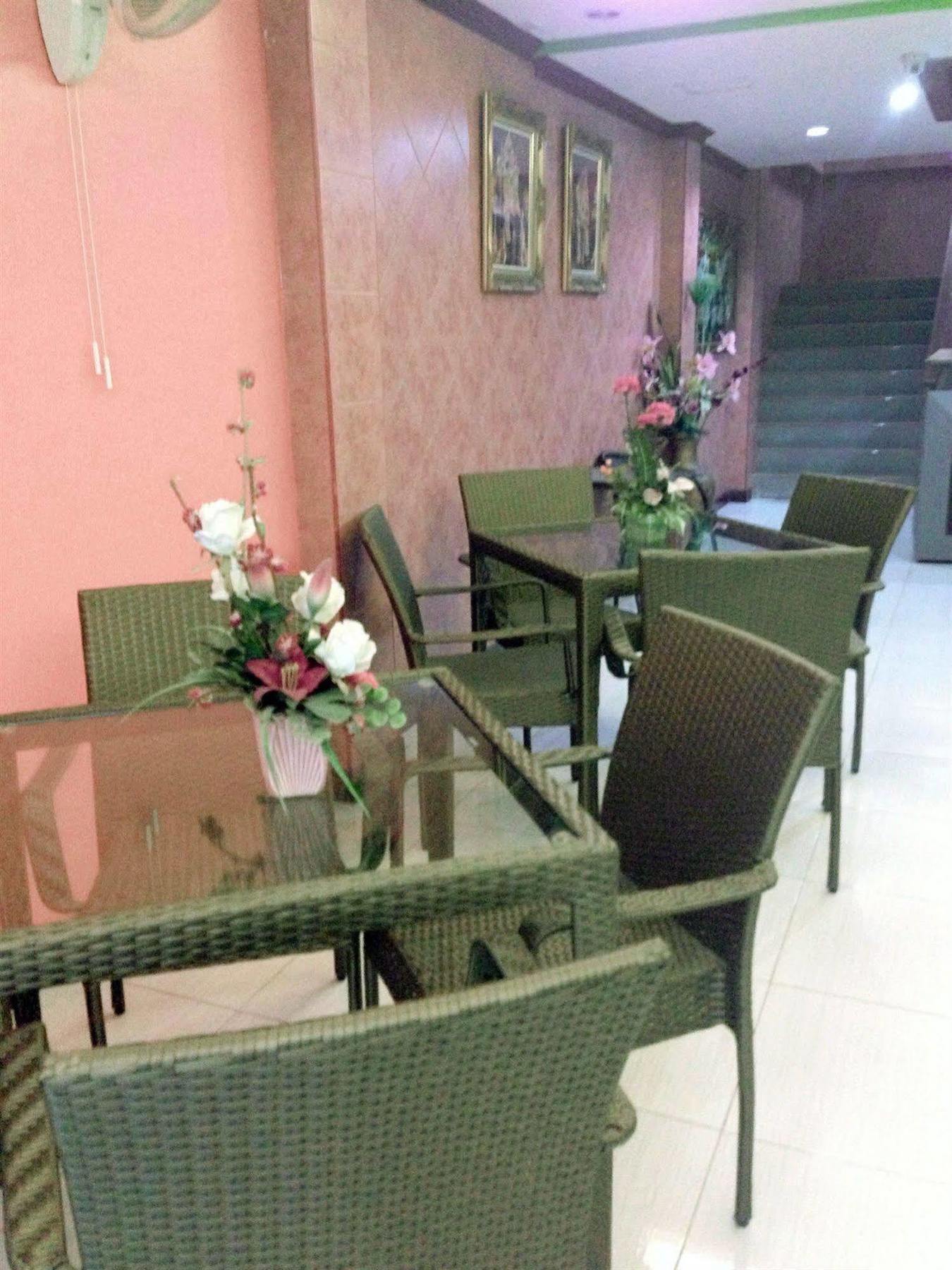 Silla Patong Hostel Екстер'єр фото
