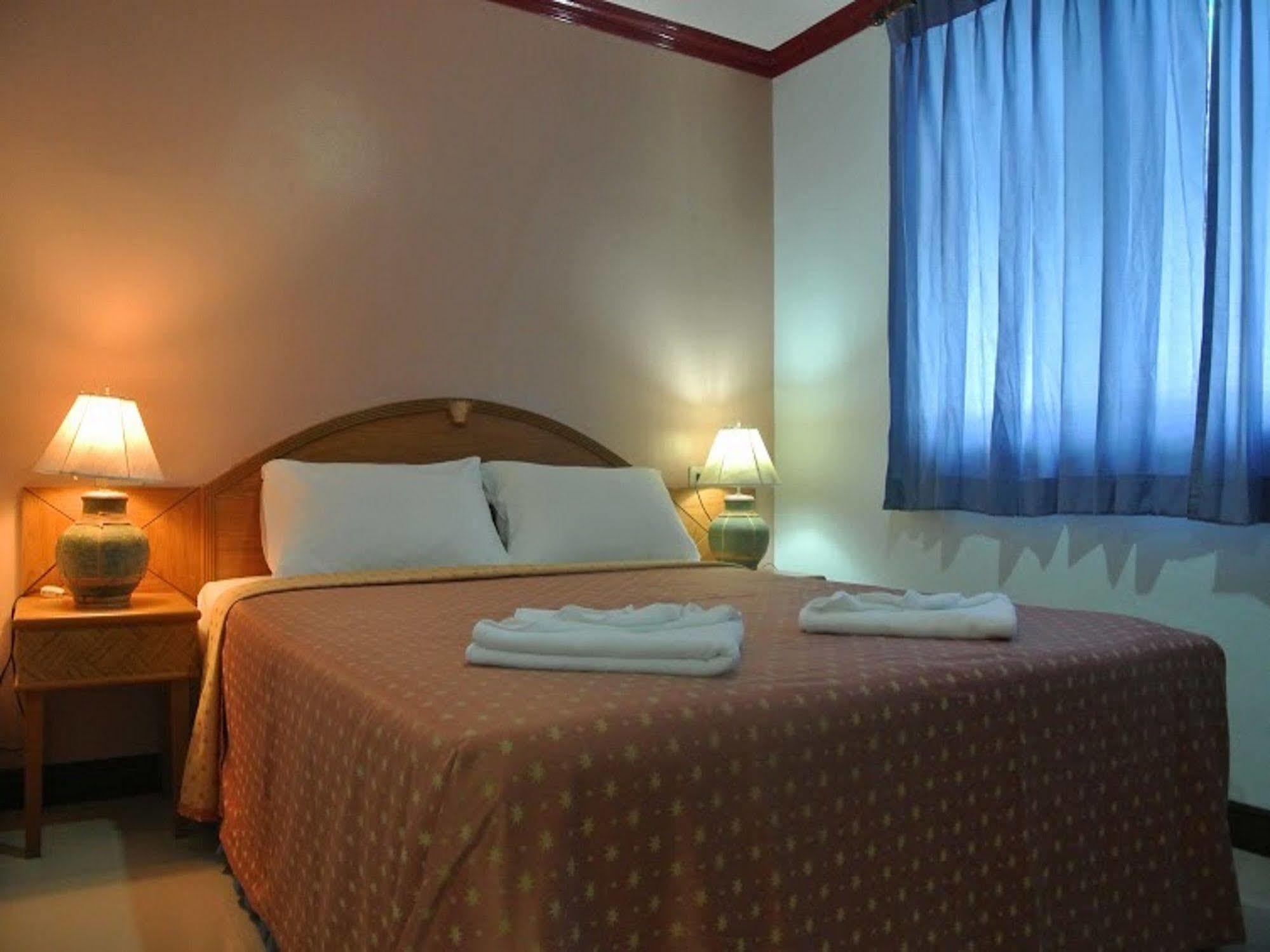 Silla Patong Hostel Екстер'єр фото