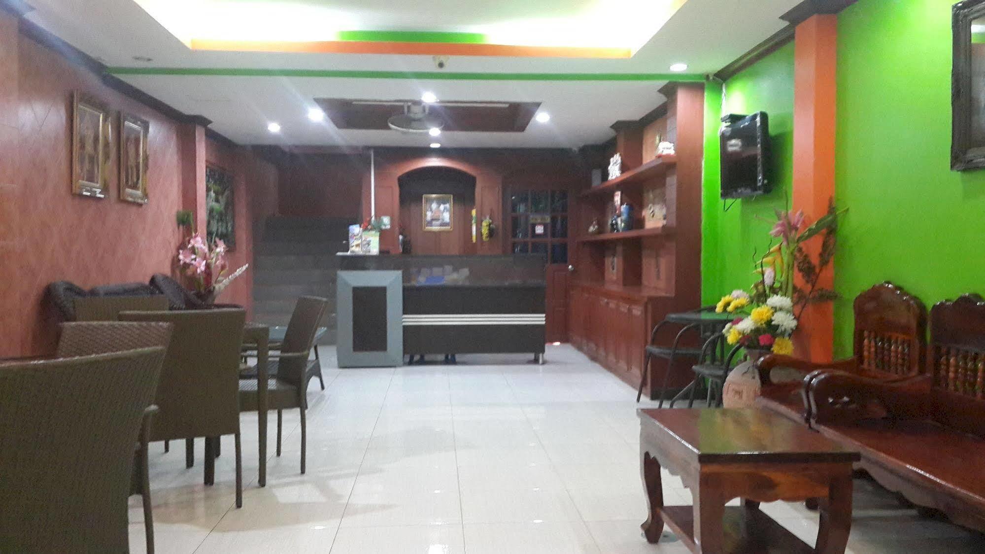 Silla Patong Hostel Екстер'єр фото