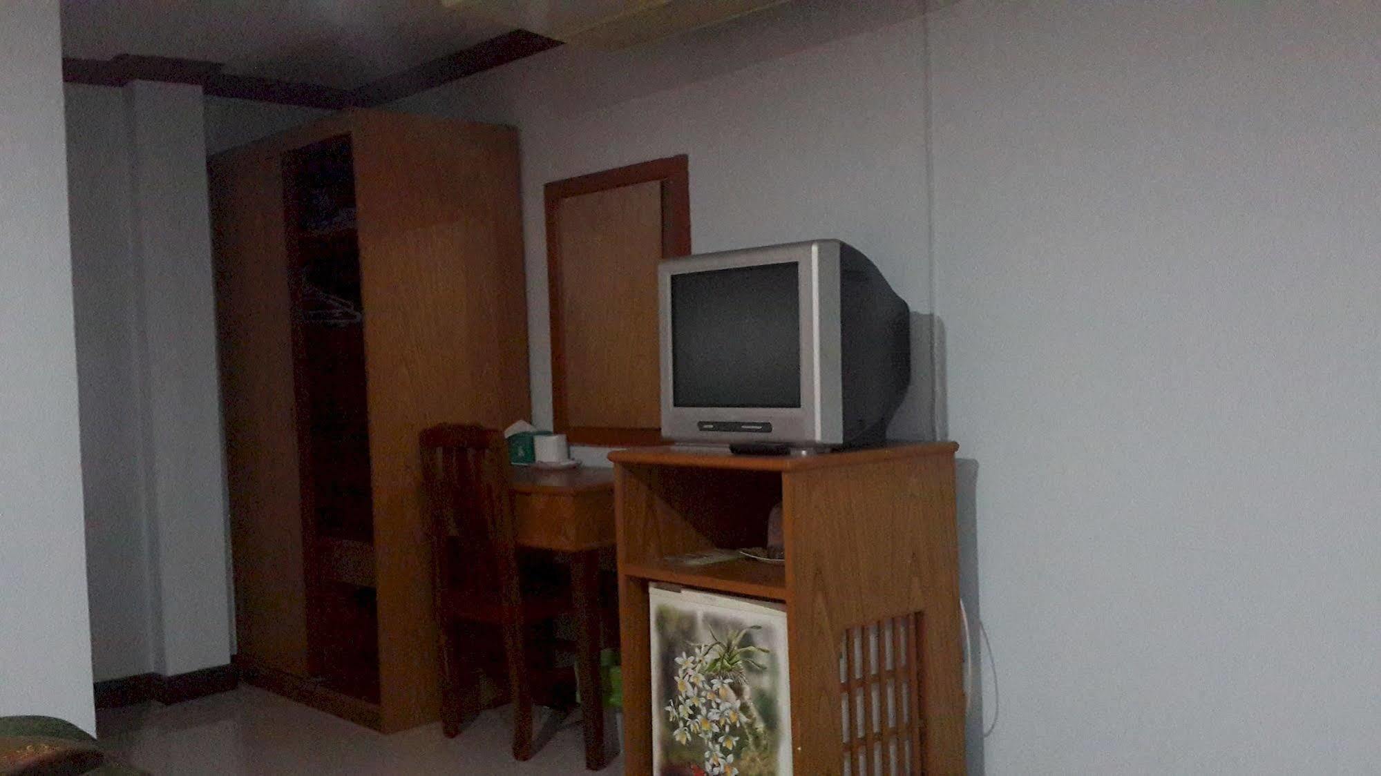 Silla Patong Hostel Екстер'єр фото